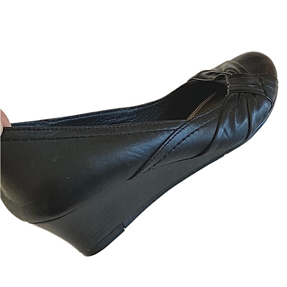 GIOVANNA black leather slip-on Wedge heels Size 6 AU - Picture 7 of 11